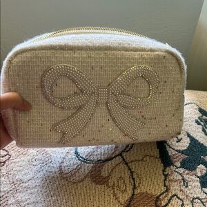 #1027+ Elegant Cream Bow-Embellished Women's Bag